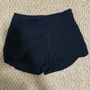 Lulu lemon shorts size 4 with 2.5 inch inseam